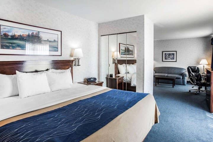 Room 32 of 83