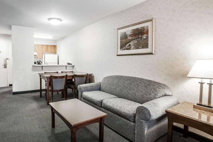 Room 29 of 83