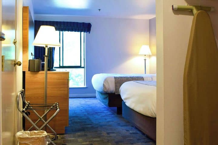 Room 26 of 83